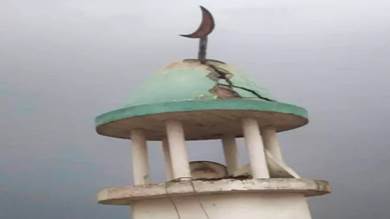 ​صاعقة رعدية تضرب منارة مسجد بأبين 